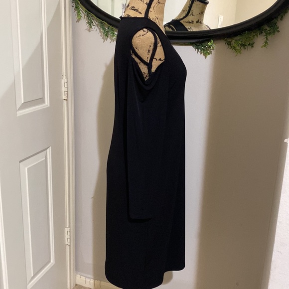 CARMEN Open Shoulder Dress - Picture 4 of 6